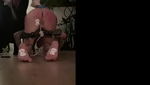 Ein extrem selbstgemachtes Video mit beruhigender, elektronischer Musik und einem demütigenden Ton; Hört, wie sehr er kämpft!