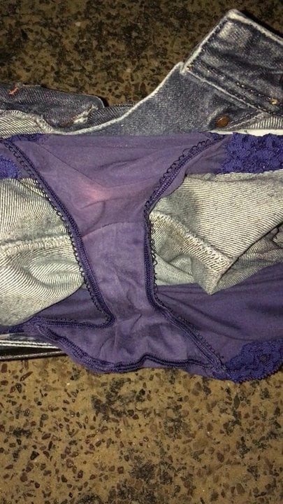 Pissing in iltwlp's panties again!