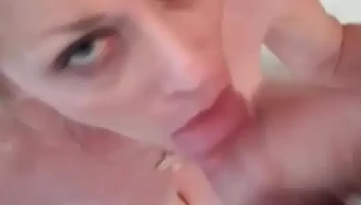 Deneyimli orta yaşlı seksi kadın genç istiyor