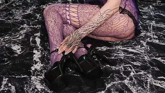 Monster Dalam Ketat - Kaki Pantyhose Dengan Sepatu!