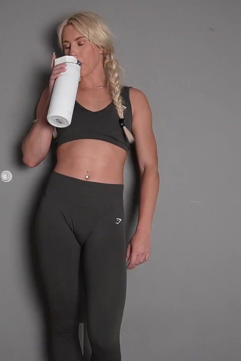 My Cameltoe Makes You Cum