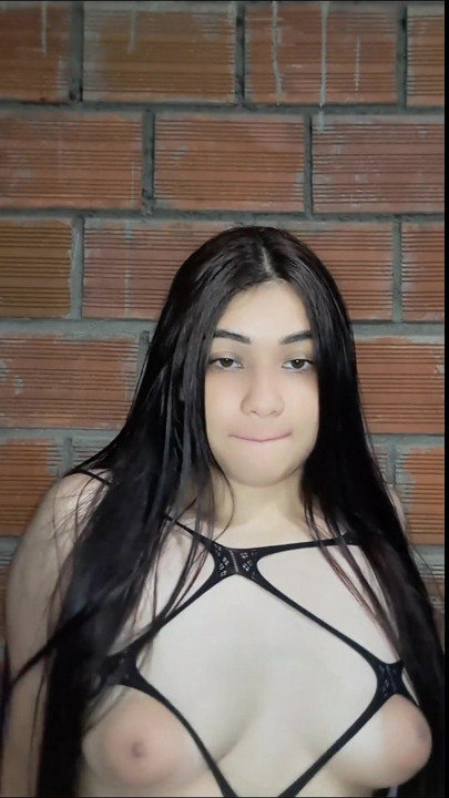 Stiefschwesters Klitoris und Muschi bis zum Orgasmus reiben | Clip 2