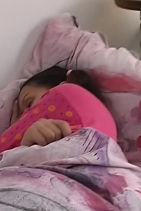 جنس جماعي جامح مع امرأة سمراء في سن المراهقة لا تشبع ورجل عجوز