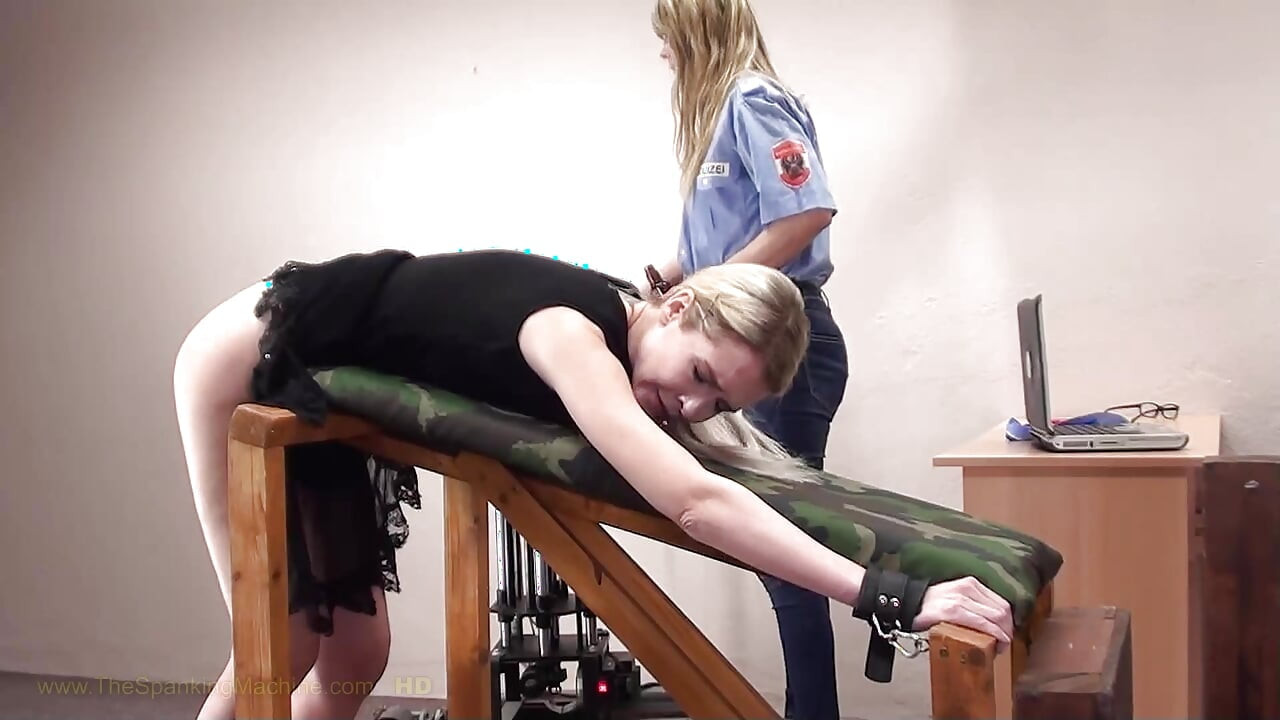 Sissi 8 Spanking Machine - Ass Whipping