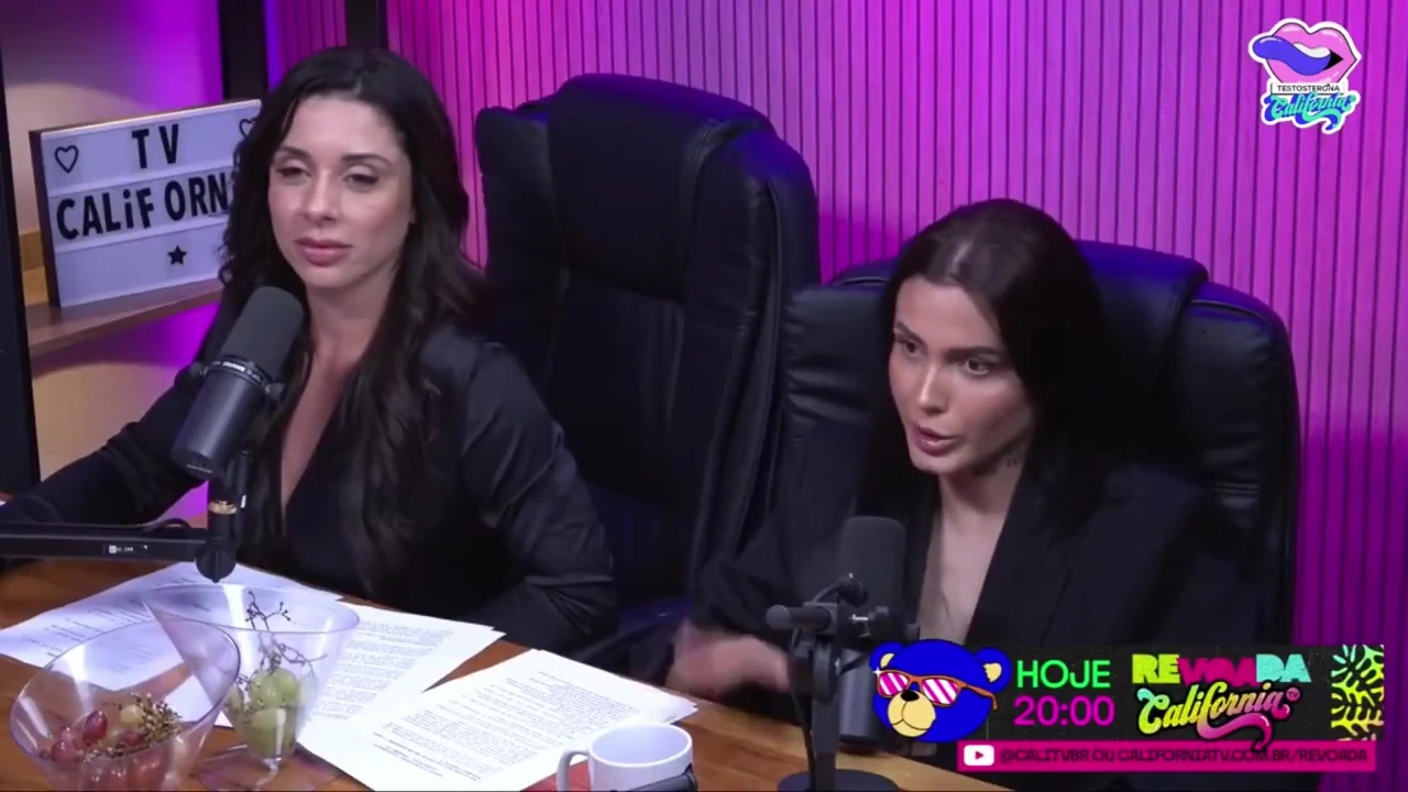 İki ateşli kız edepsizce konuşuyor - bruna carlos ve luciana picchi