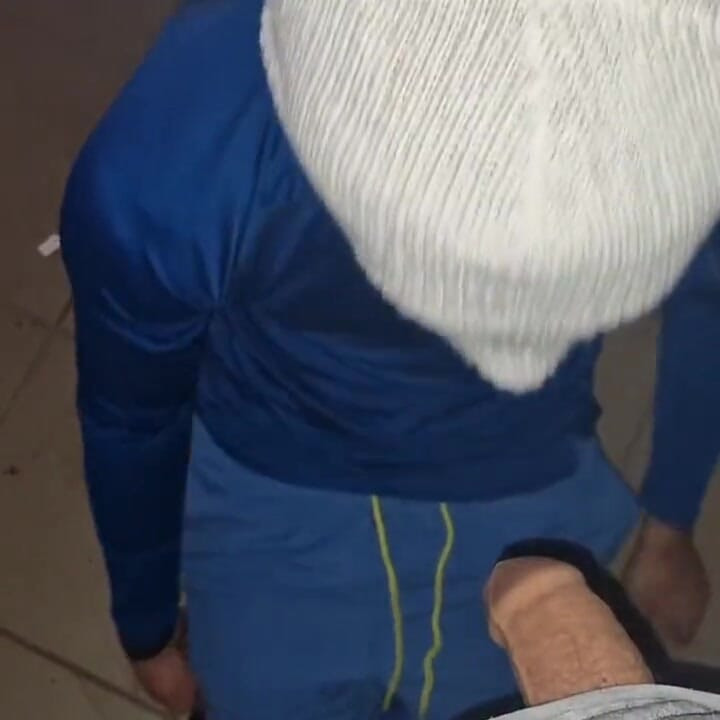 Hot Twink Blowjobs, Fucking, Big Cocks i Dużo Spermy na Schodach.