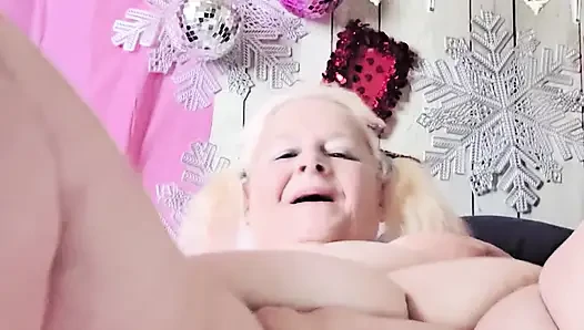 bir insan göt tıkacı üvey anne tüm deliklerinde sert sikiliyor