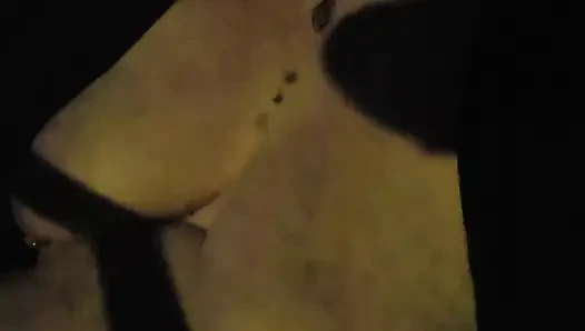 Fährt nackt nach hause