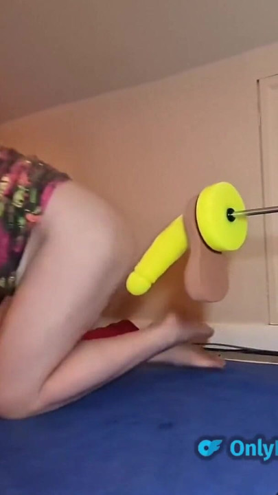 Big anal dildo masturbation and pussy slapping fun with Lisa Essex | Clip 2