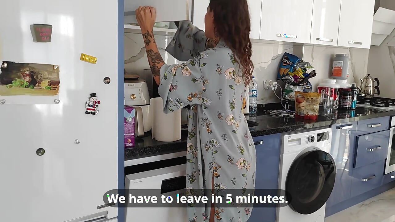 Genç üvey anne, geç kalamayız, üvey baban bekliyor