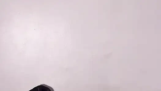 Teman sekamarku enak di ranjang