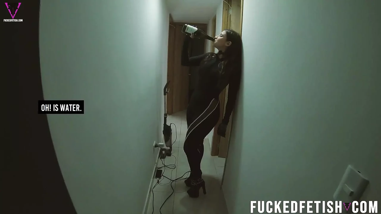 Free Desperate Pee During Scene Recording