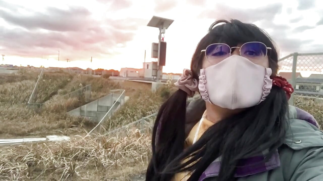 אימון עצמי 49: אתגר פיצול רגל M בחוף הים