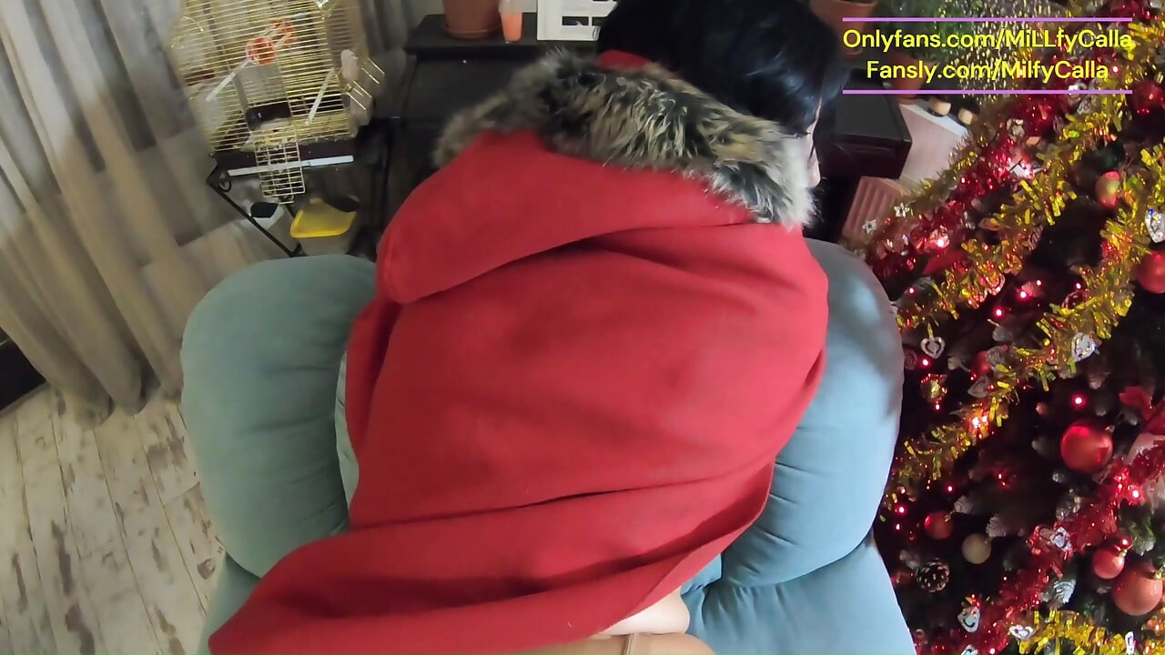 Santa's Horny Slut MILF – Blowjob, Doggystyle & Cum on Gloves & Red Coat