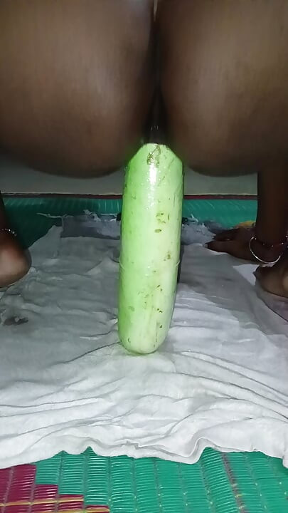 Bhabhi Ne jabardast louki chut me dala