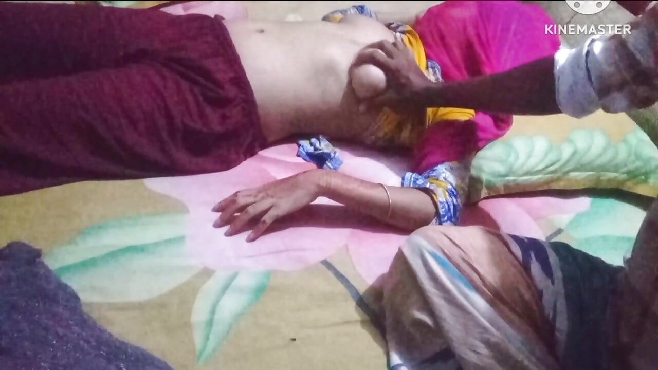 Bangladeshi stepsister give me massage. me give a massage his bobs