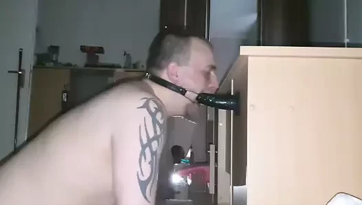 Bir köle gibi derin boğaz