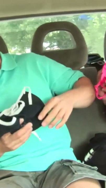 Fundorado  - Tennis Partnerin im Bumsbus gefickt | Clip 1