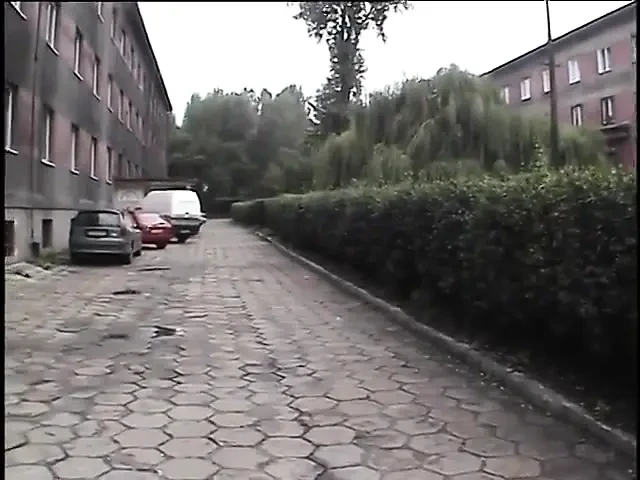 看起来很棒的红发女郎用手指操她的阴户