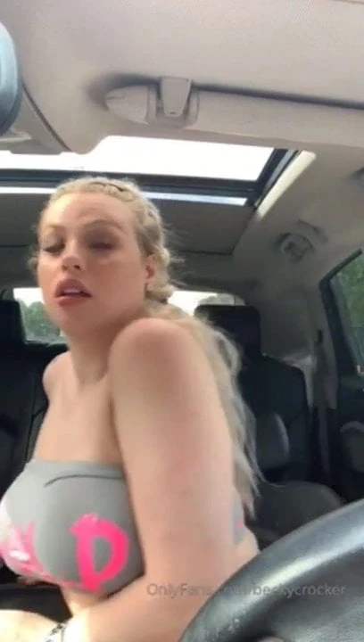Huge blond fake tits to fuck ouf