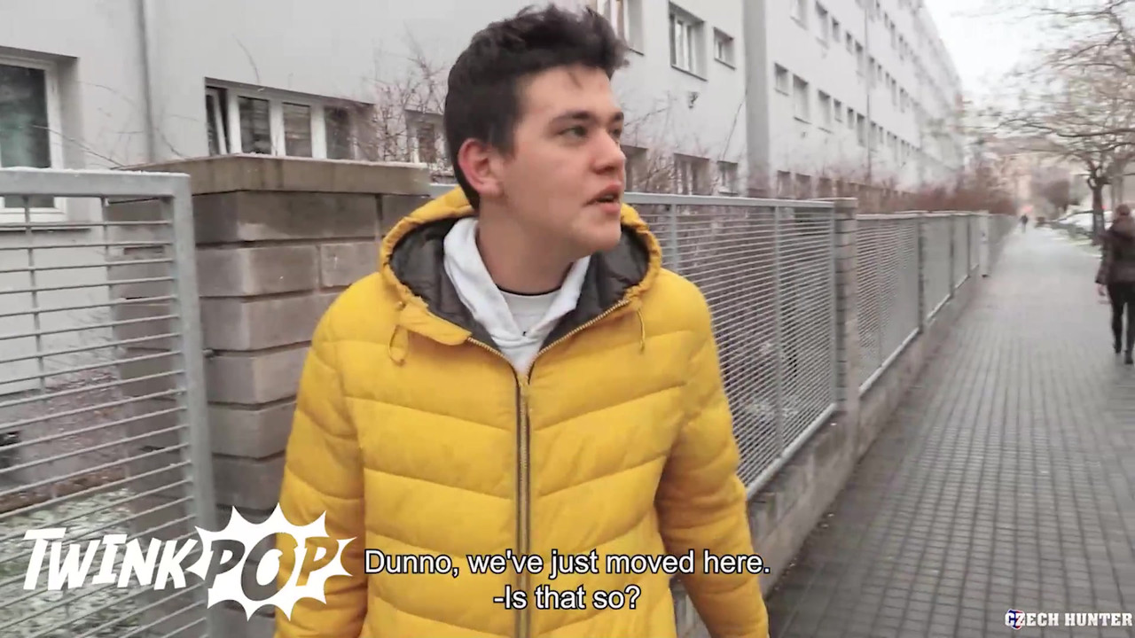 他在去买烟的路上遇到了一个愿意给他额外爱的男人 - twink pop