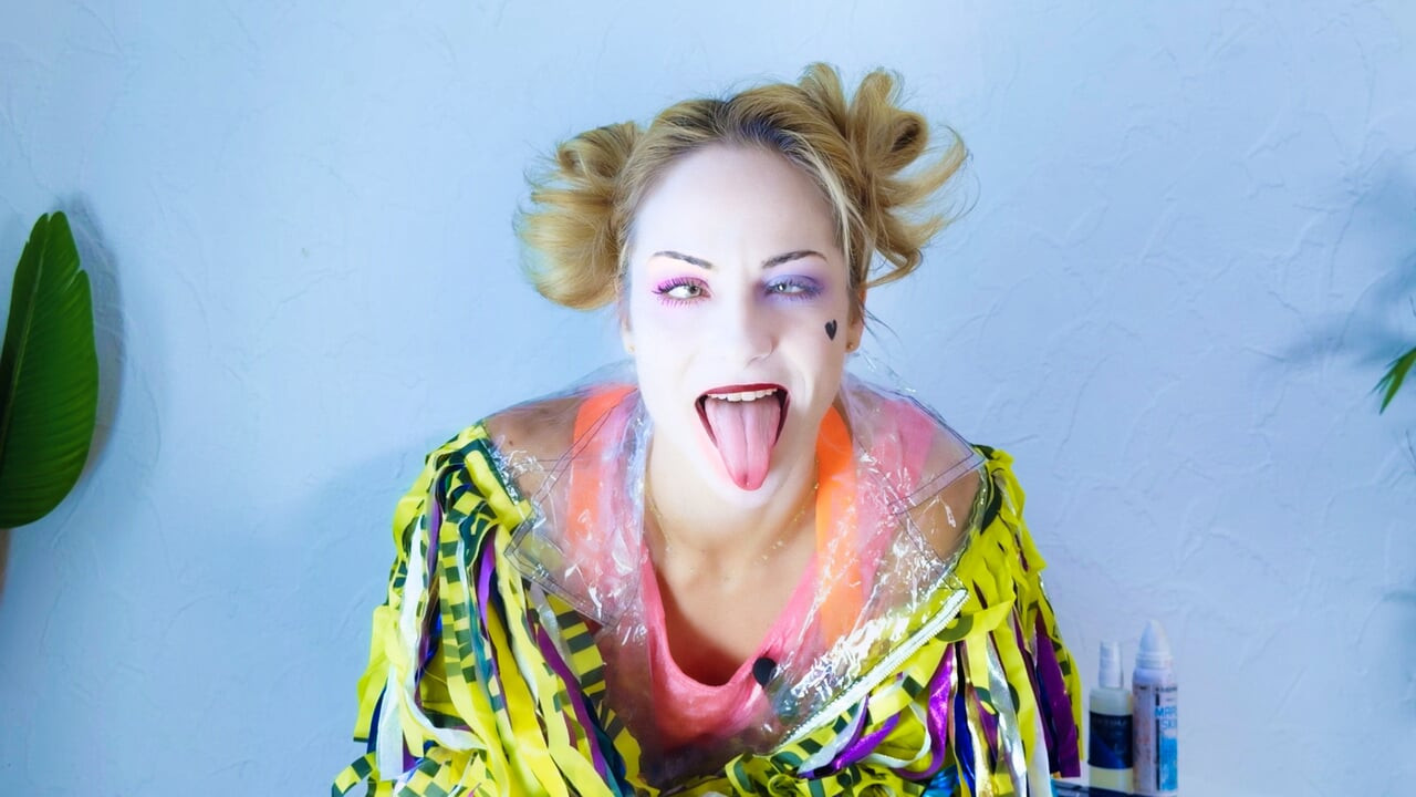 SFw harley Quinn macht stangentanz über