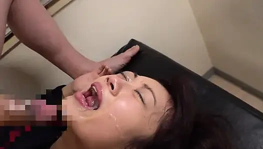 Cewek ini penasaran banget nyepong kontol dengan ganas!