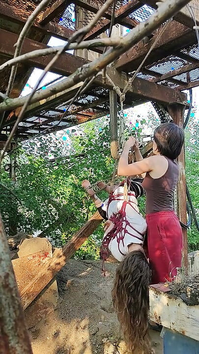 Принцесса Шибари выходит на улицу