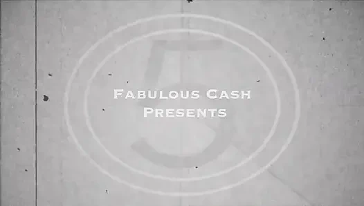 Время игры белой девушки с большой шикарной