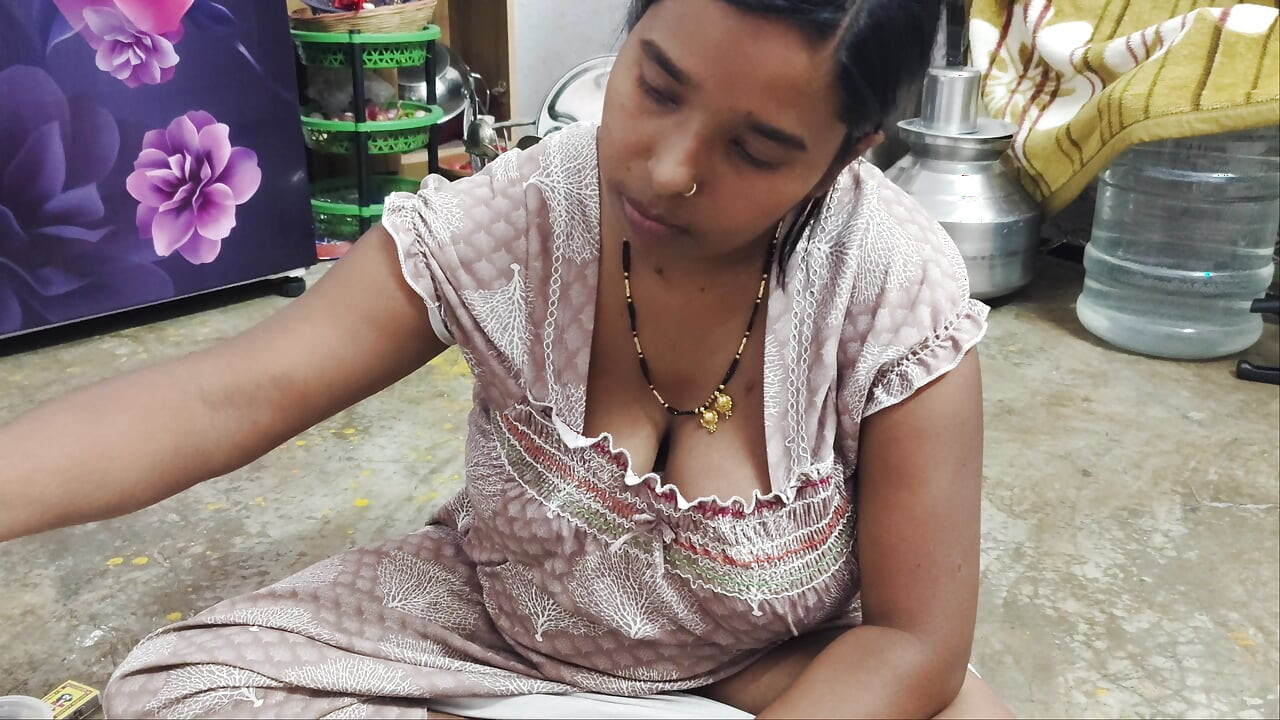 Indian desi Devar and bhabhi full Hindi romantic video - bhabhi showing boobs and pussy.