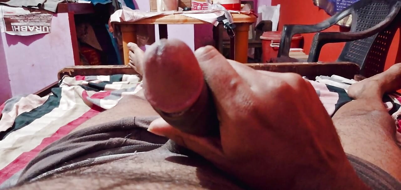 Amateur solo dick stroking session in bedDaddy dick amateur masturbation han job Big Daddy dick amateur masturbation hand