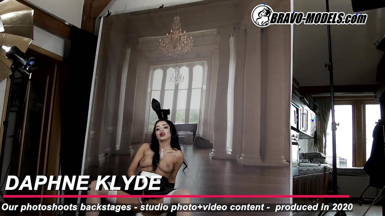 388-Backstage photoshoot Daphne Klyde - Adult