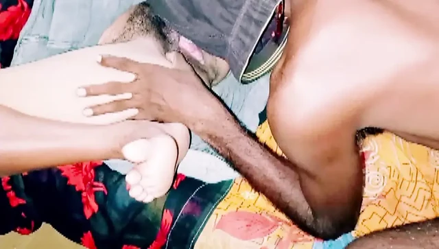 Desi Bahu Calls Her Girlfriend In The Room And Indian Bhabhi Sex Video