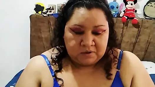 И если мы проведем немного времени, делая наш макияж, насладись моим первым разом