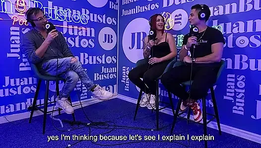 Juan bustos podcast'inde bir şovda sert seks fantezisini gerçekleştiriyor- onlyrulo ve kaeelen garcia