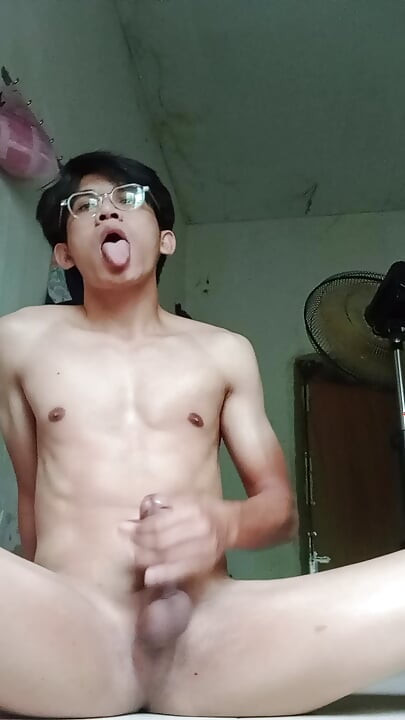 Malay men connect deliciously, women like