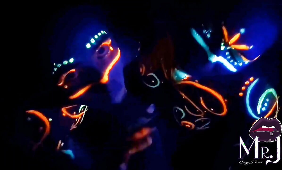 Sexo e pintura uv com Nyx &dmona