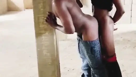 Hadi Gidip Karmaşık Olmayan Binada Sikişelim Dedi...