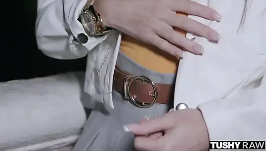 Tushyraw Sexy Brunette Gapes Like a Pro