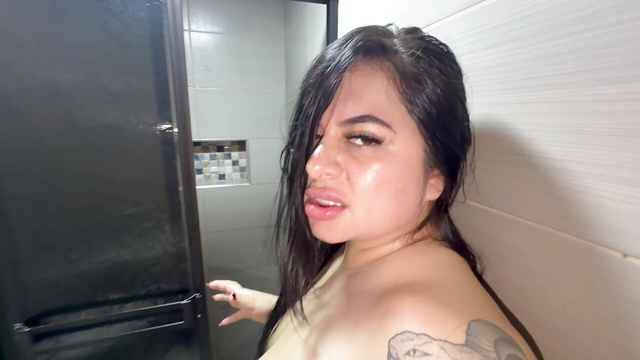 MILF masturbates in the bathroom and to help her he fucks her huge ass