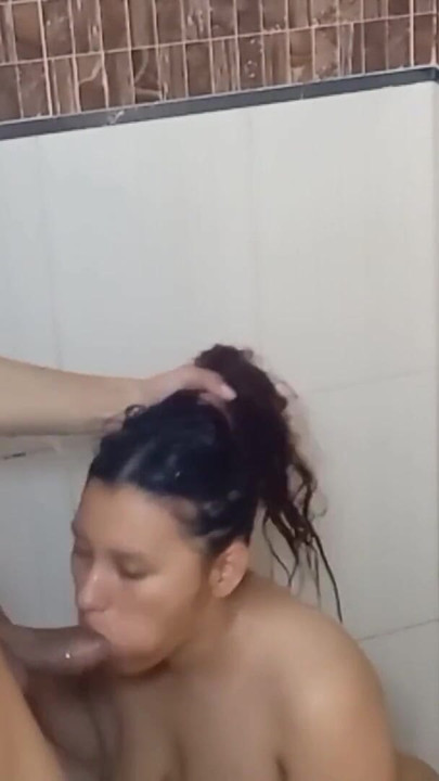 Blowjobs in the bathroom | Clip 1