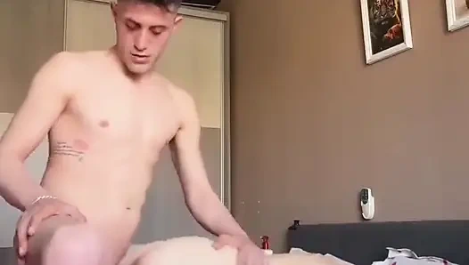 Тройничок В Прямом Эфире С Ирией И Вампирозой Вместе С Джованникслом, Я Лопаю От Стыда За Обеих, Получая Удовольствие