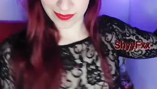 Shyyfxx yaramaz tavşanın yarağını onu götten sikmen için hazırlıyor! Anal 31 talimatı