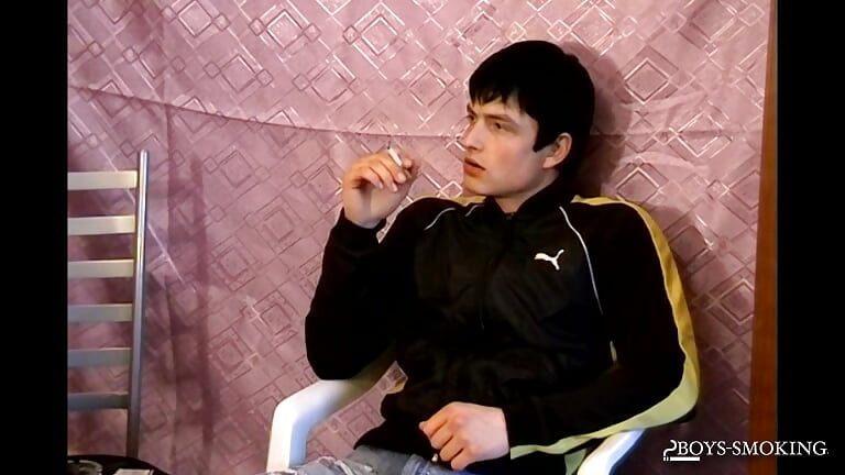 BoysSmoking: Gus nam daje uvid u njega kako miluje svoj veliki debeli kurac