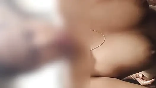 Meine schöne nachbarin im badezimmer hart gefickt