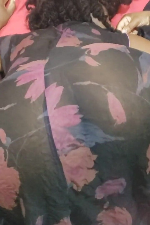 目覚めたら、この天使の隣で大きな尻がいて、セックスを求めているのを想像してみて
