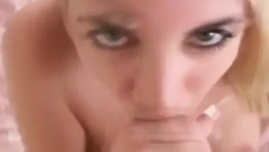 Супер сосет с горячей девушкой