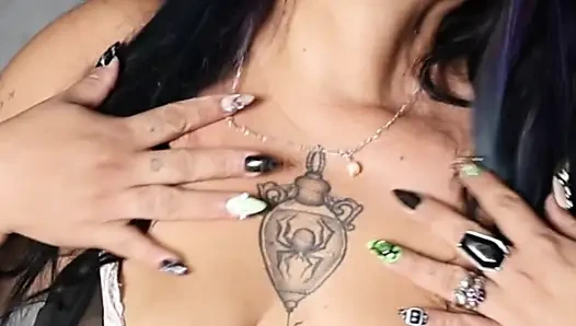 THIS CURVY BODY WOMAN SCOOPS MILK FROM HER TITS AND SHE GETS BATHED IN OIL