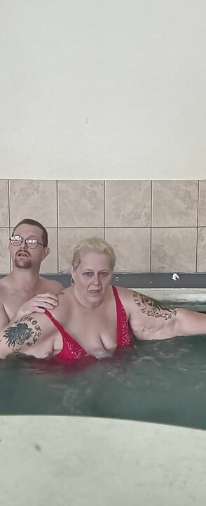 BBW Princess Sucking His Cock Underwater with Her Naughty Stepfather