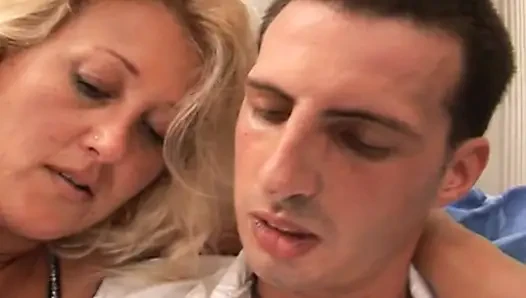 Hot Italian MILF Teaches How to Fuck to a Unexperted Boy